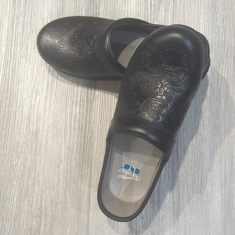 Dansko Black Floral Tooled Leather Clogs 38 - Picture 2 of 5